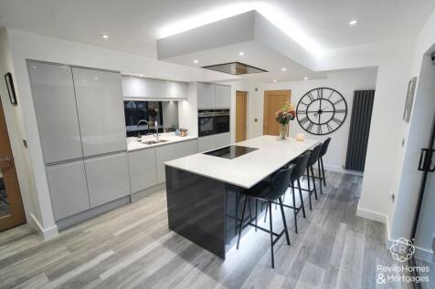 Lounge/Kitchen