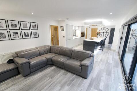 Lounge/Kitchen