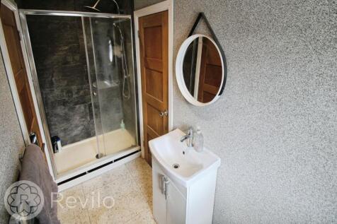 Jack&amp;Jill Bathroom
