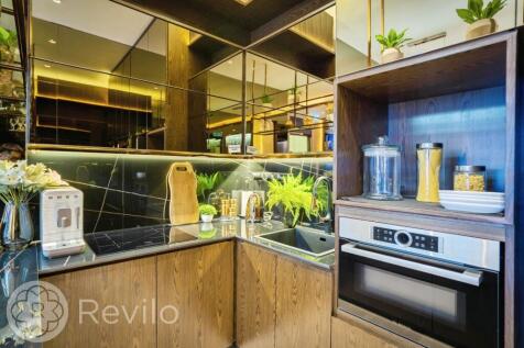 Kitchen /Dining Area