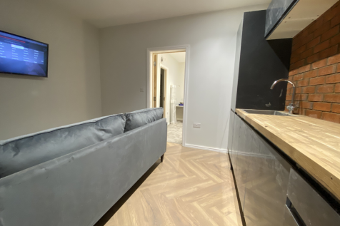 Flat-3-Lenton-Blvd-KLiving-Room.png