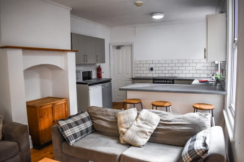 57 Richmond - Kitchen .png