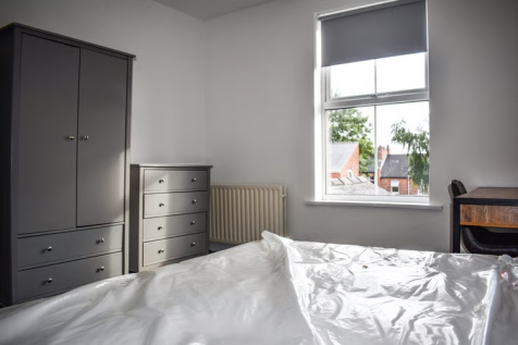 57 Richmond - bedroom12.png