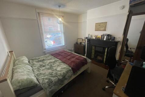 Bedroom 1.jpeg