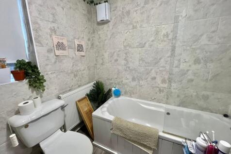 upload_bathroom_2_659d129404026.jpeg