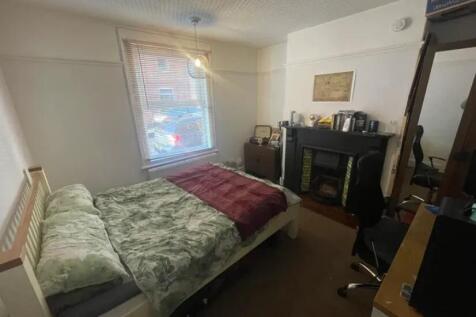 st-nicholas-street,-bills-inclusive---3-bedroom,-1-bathroom-image-8.jpg