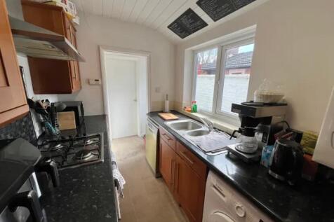 st-nicholas-street,-bills-inclusive---3-bedroom,-1-bathroom-image-4.jpg
