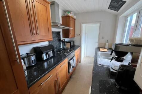 st-nicholas-street,-bills-inclusive---3-bedroom,-1-bathroom-image-3.jpg