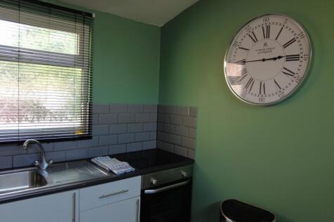 Kitchen 2.jpeg