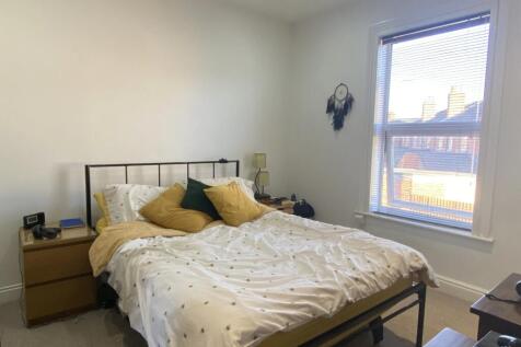 2-bedroom---student-house---ln5-7uh-image-1.jpg
