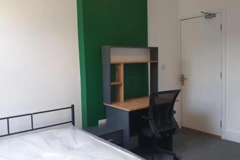 sparerooms-with-ensuites-available-11th-september-image-6.jpg