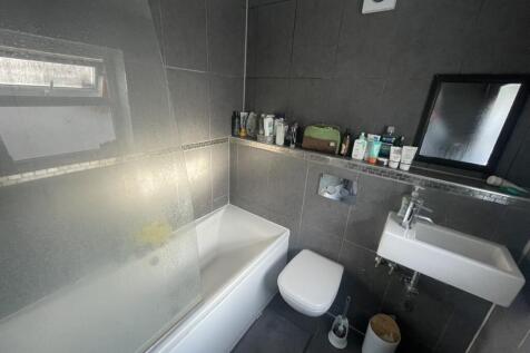 Bathroom-2-scaled.jpeg