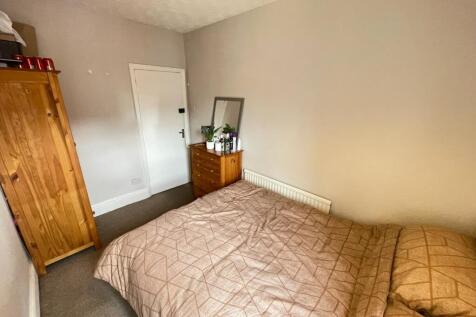 bills-inclusive---14-pennell-street,-ln5-7ta-image-6.jpg