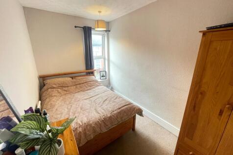 bills-inclusive---14-pennell-street,-ln5-7ta-image-7.jpg
