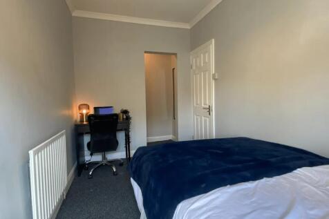 32-kirkby-street---4-bed-image-4.jpg