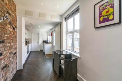 5-bed-student-property---bills-included-image-2.jpg