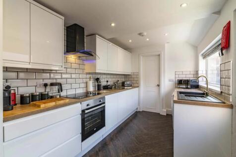 5-bed-student-property---bills-included-image-1.jpg