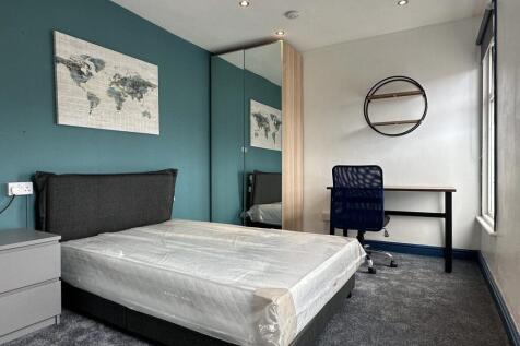 17-hood-street-_-3-bed-&amp;-2-bath-_-bills-included-image-7.jpg