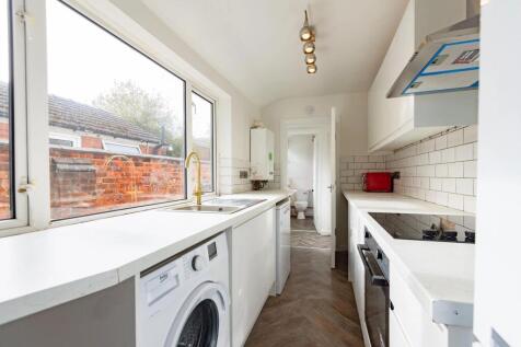 derwent-street,-ln1-1sl---4-bed-image-3.jpg