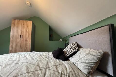 STudent Bedroom 26 Victoria.jpeg