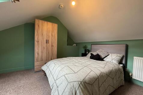 26 Victoria Bed 4.jpeg