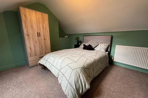 26 Victoria Bedroom 4.jpeg