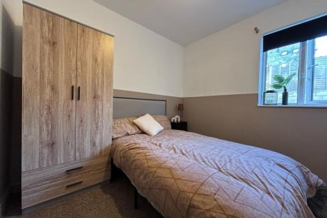 Bedroom 1, 26 Victoria.jpeg