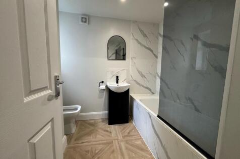 Bathroom, 26 Victoria.jpeg