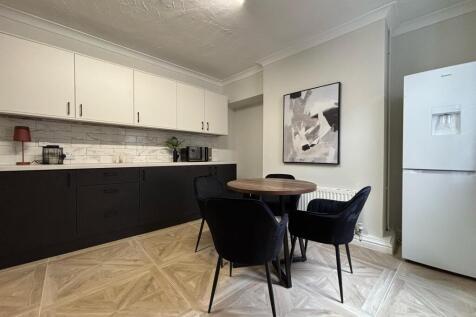 26 Victoria Kitchen.jpeg