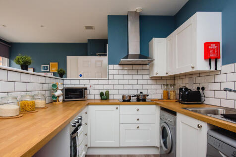 Flat C Kitchen 1.jpg