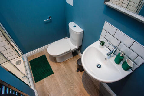 Flat C Shower Room 1.jpg