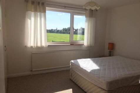 Ravendale Drive - bed 1.jpeg