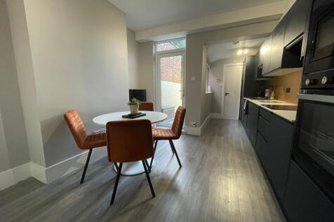 78SA Kitchen (2).jpeg