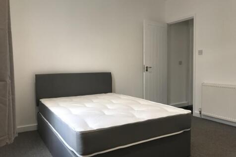 Bedroom 1 - 9 Westfield.jpg