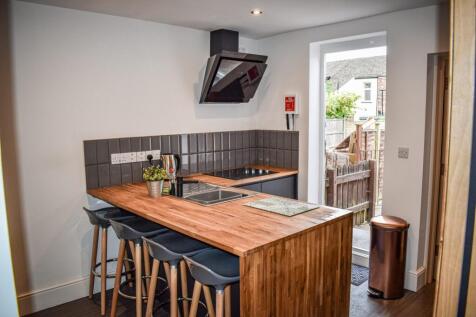 6 St Faith - Kitchen (2).jpg