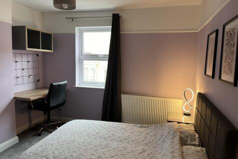 5 Victoria Terrace - Bedroom (3).jpg