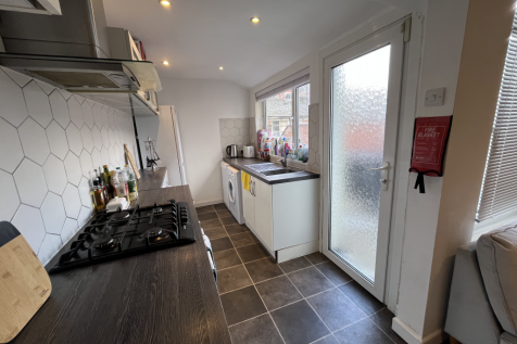 1 Scorer Street - Kitchen(!).png