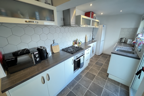 1 Scorer Street - Kitchen.png