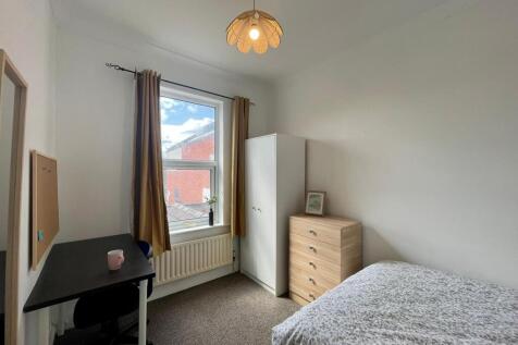 2 Foster - Bedroom(4).jpeg