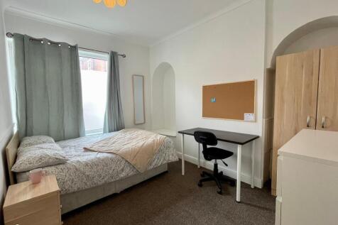 2 Foster - Bedroom .jpeg