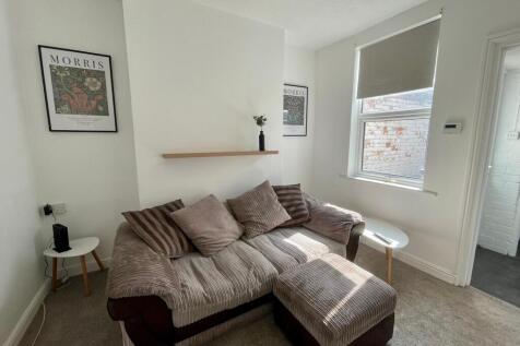 2 Foster - Living Room (1).jpeg