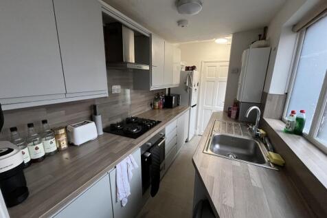 8 Rosemary Lane - Kitchen (2).jpg