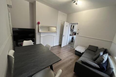 8 Rosemary Lane - Living Room(2).jpg