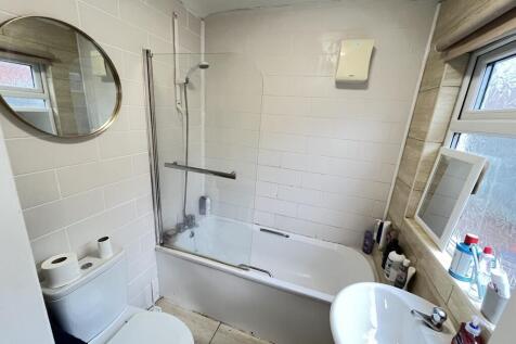 8 Rosemary Lane - Bathroom.jpg