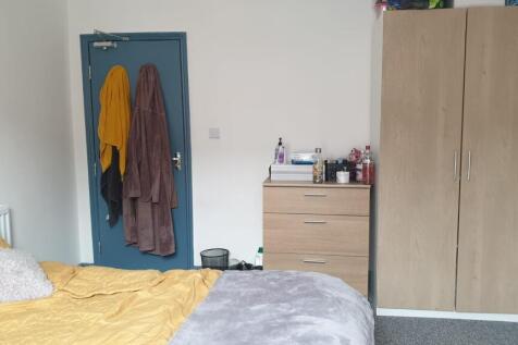 40 Vernon Street - Bed4).jpeg