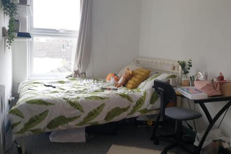 40 Vernon Street - Bedroom(!).jpeg