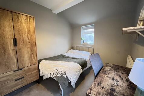 104 Portland Bedroom 2(2).jpg