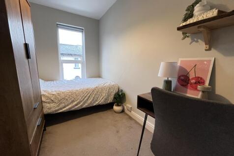 104 Portland Bedroom 4(1).jpg