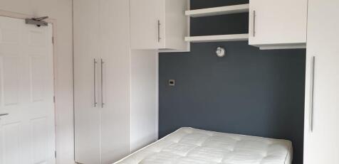 25 Cranwell Street - Bedroom (4).jpeg