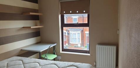 25 Cranwell Street - Bedroom(41).jpeg